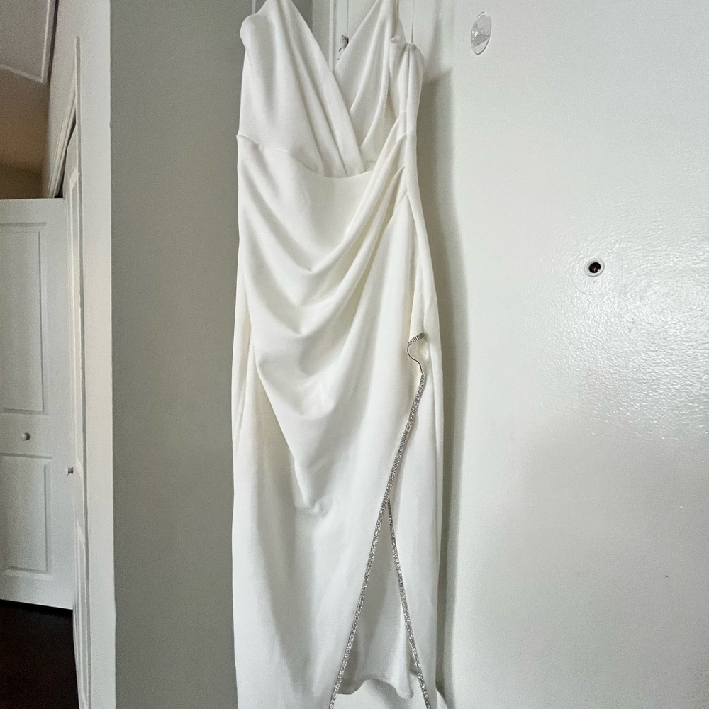 White Asymmetrical Ruched Gown with Plunge Neckline - Picture 3 of 4